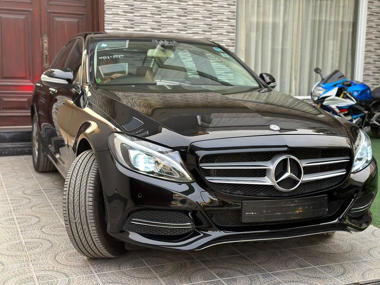 rent mercedes
